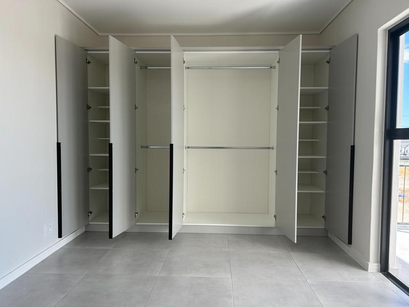 To Let 1 Bedroom Property for Rent in Sandown Western Cape